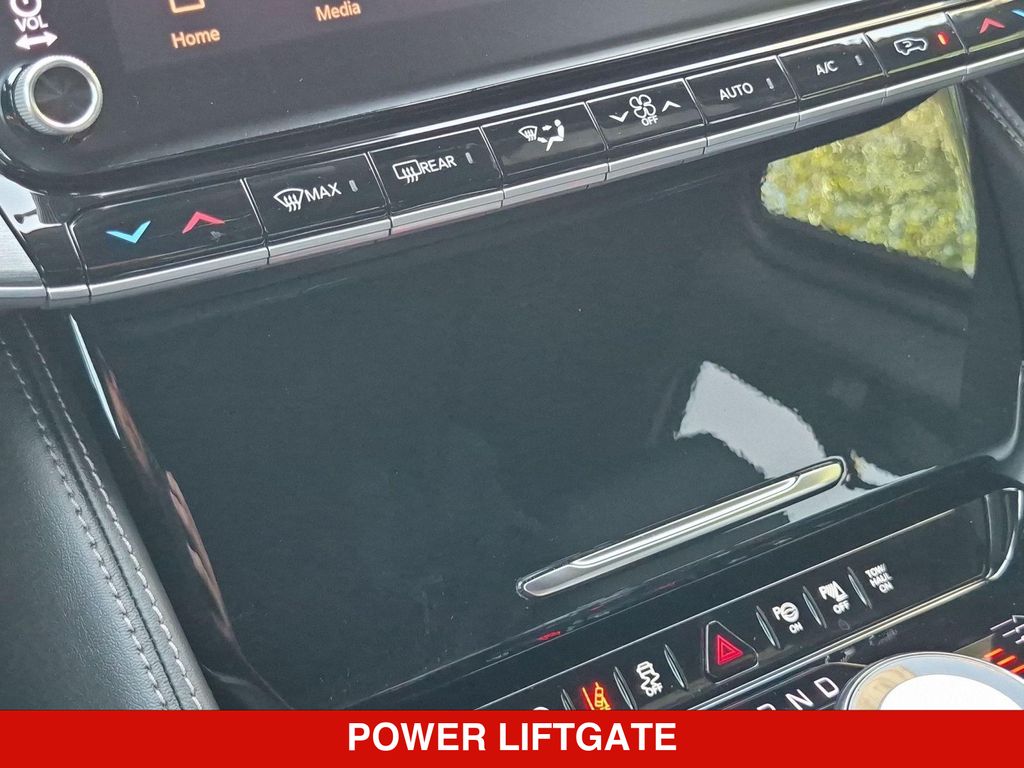 Thumbnail: 2026 Jeep Grand Wagoneer - 31