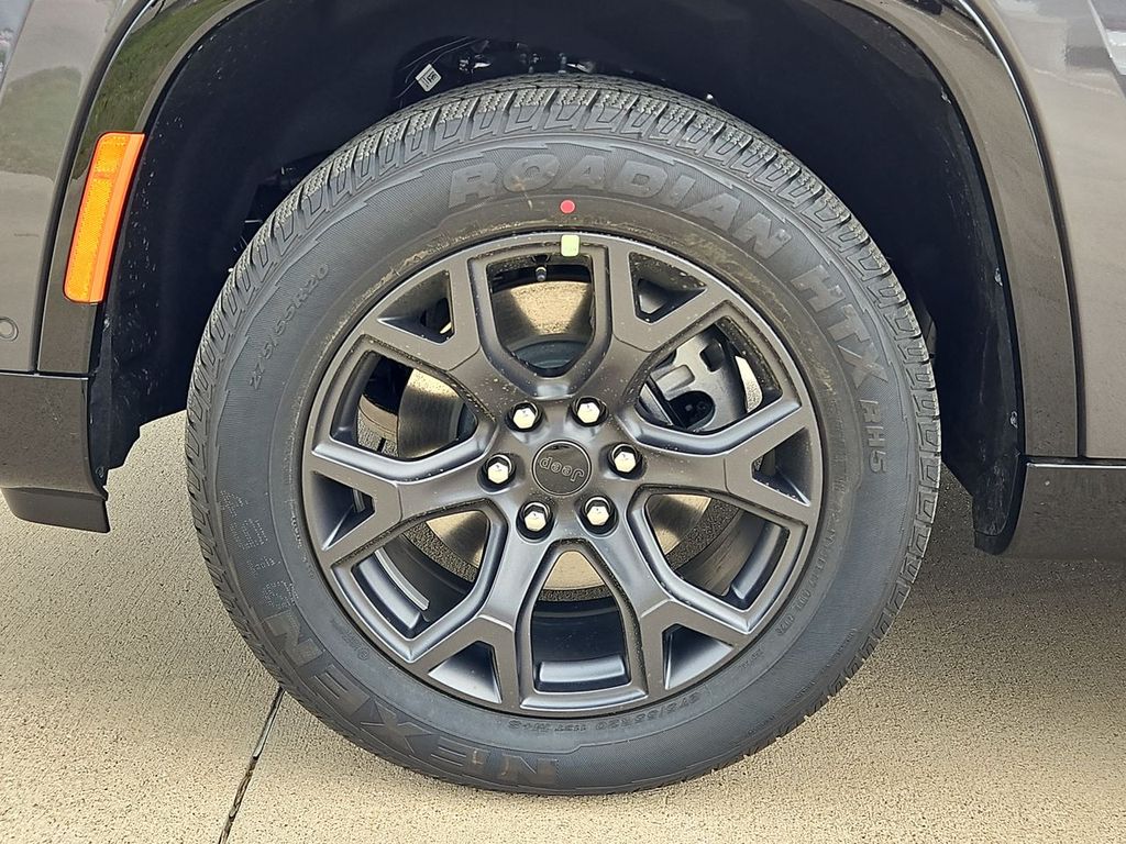 Thumbnail: 2026 Jeep Grand Wagoneer - 7