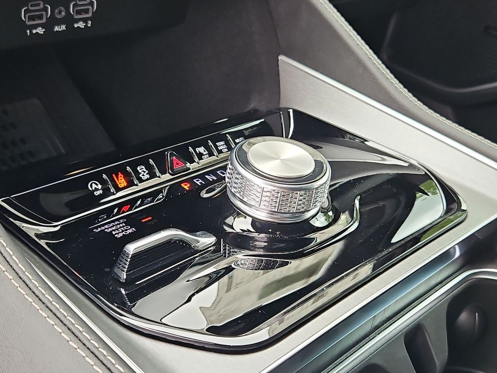 Thumbnail: 2026 Jeep Grand Wagoneer - 36