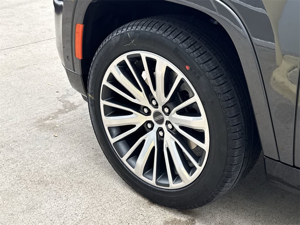 Thumbnail: 2025 Jeep Wagoneer - 8