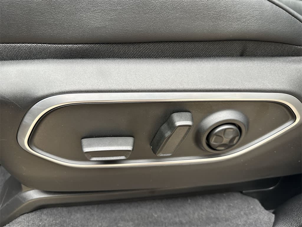 Thumbnail: 2025 Jeep Wagoneer - 28