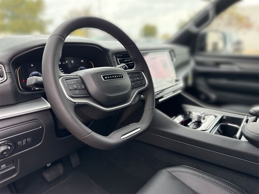 Thumbnail: 2025 Jeep Wagoneer - 2
