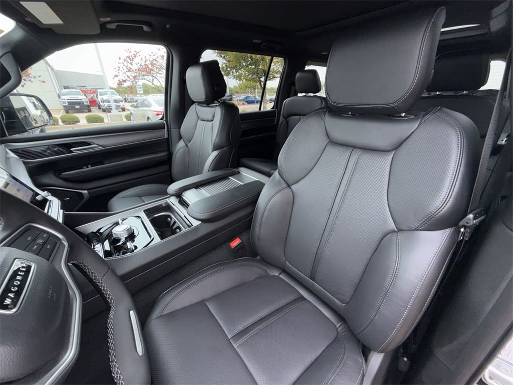 Thumbnail: 2025 Jeep Wagoneer - 11