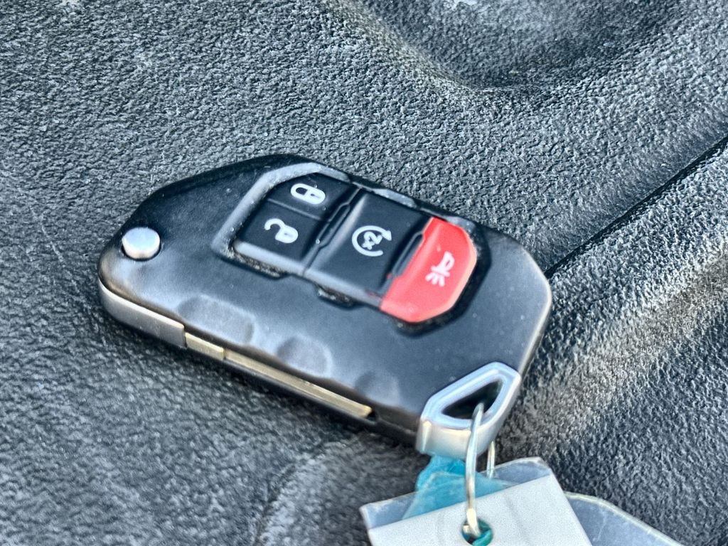 Thumbnail: 2021 Jeep Gladiator - 17