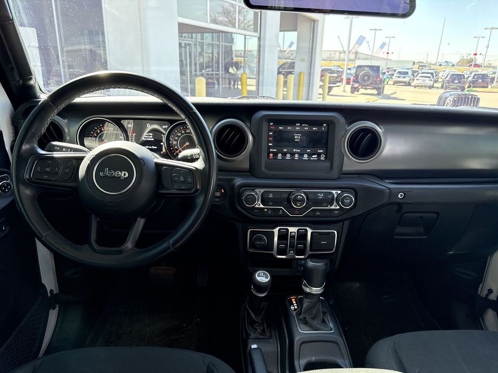 Thumbnail: 2021 Jeep Gladiator - 8