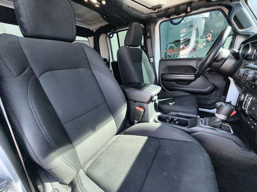 Thumbnail: 2021 Jeep Gladiator - 10