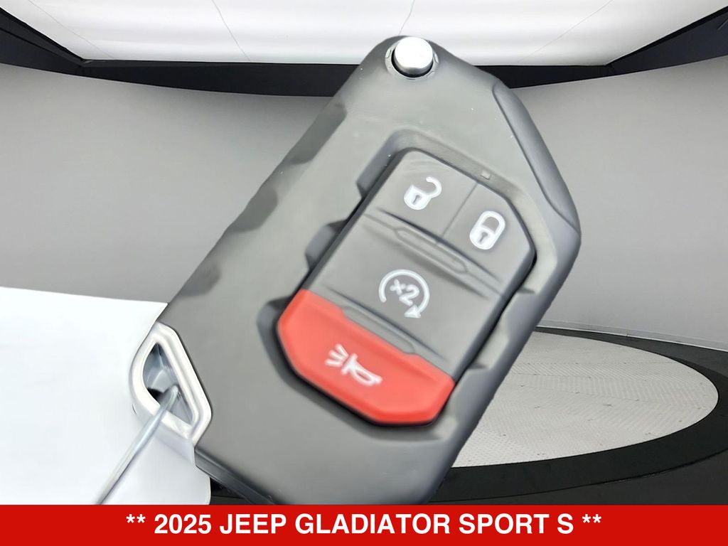 Thumbnail: 2025 Jeep Gladiator - 18