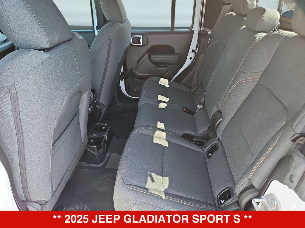 Thumbnail: 2025 Jeep Gladiator - 25