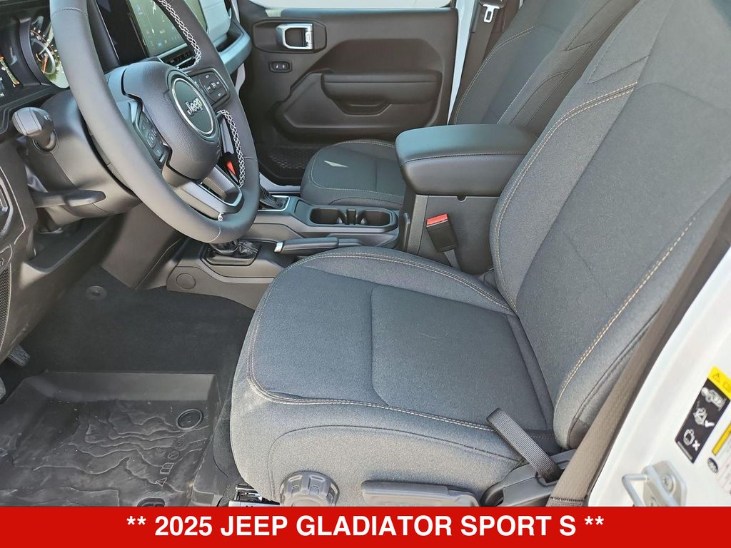 Thumbnail: 2025 Jeep Gladiator - 11