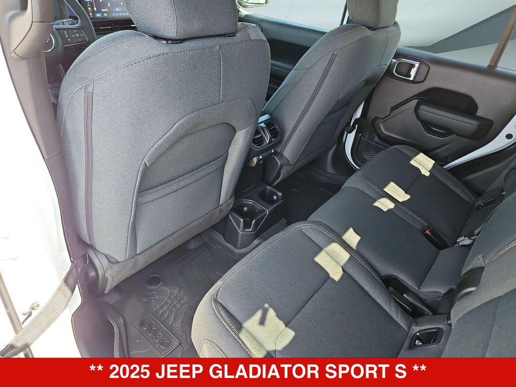 Thumbnail: 2025 Jeep Gladiator - 13