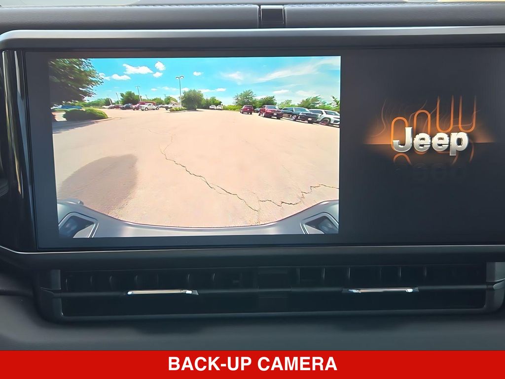 Thumbnail: 2026 Jeep Gladiator - 32