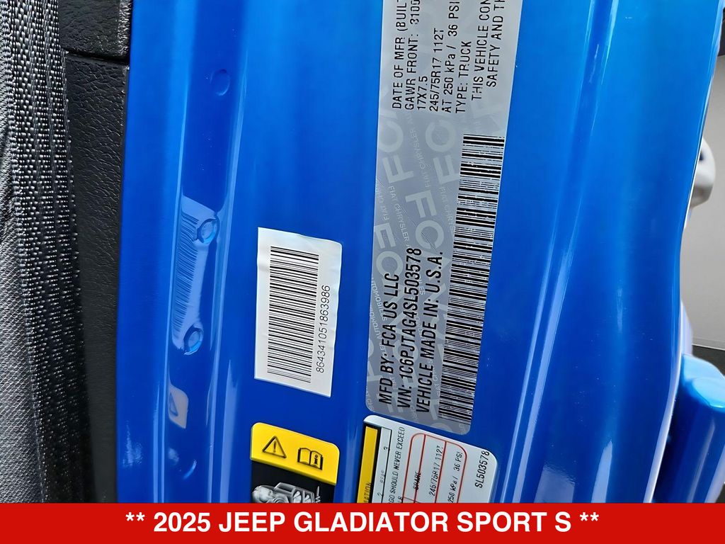 Thumbnail: 2025 Jeep Gladiator - 18