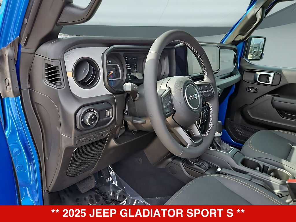 Thumbnail: 2025 Jeep Gladiator - 11