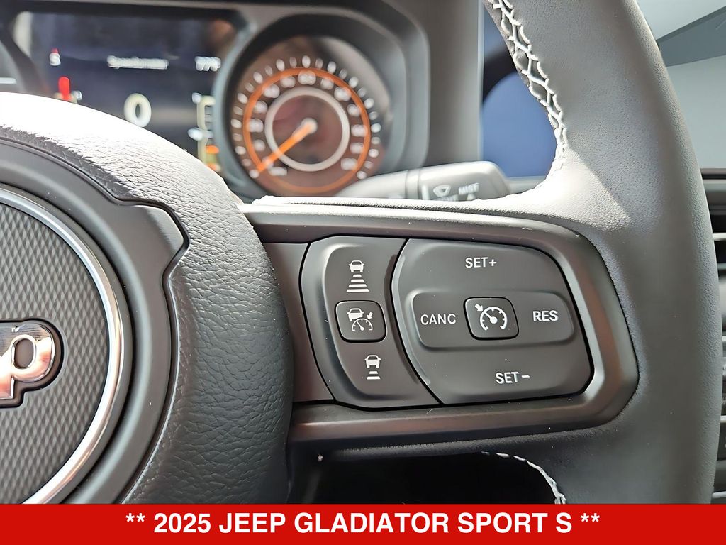 Thumbnail: 2025 Jeep Gladiator - 15