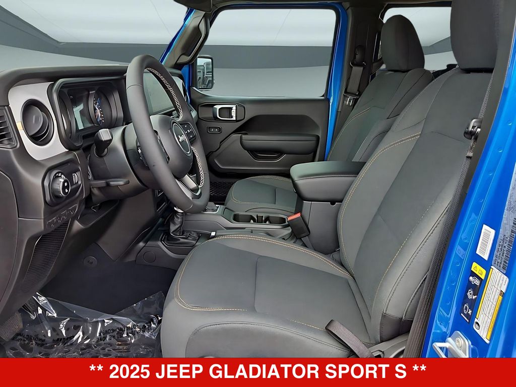 Thumbnail: 2025 Jeep Gladiator - 9