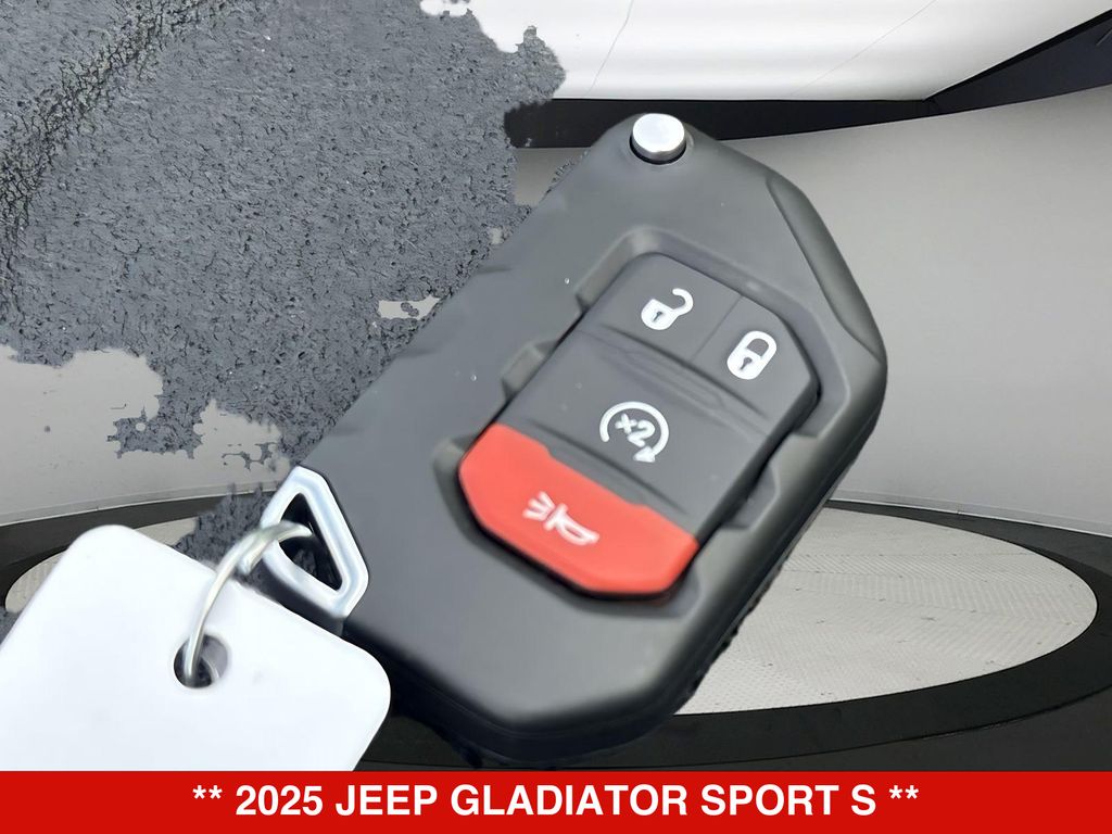 Thumbnail: 2025 Jeep Gladiator - 14