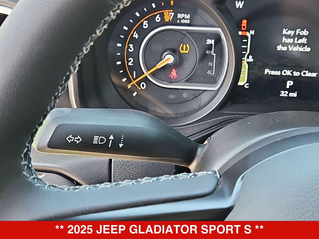 Thumbnail: 2025 Jeep Gladiator - 26