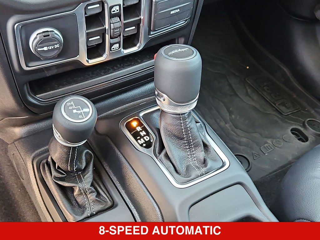 Thumbnail: 2025 Jeep Gladiator - 14