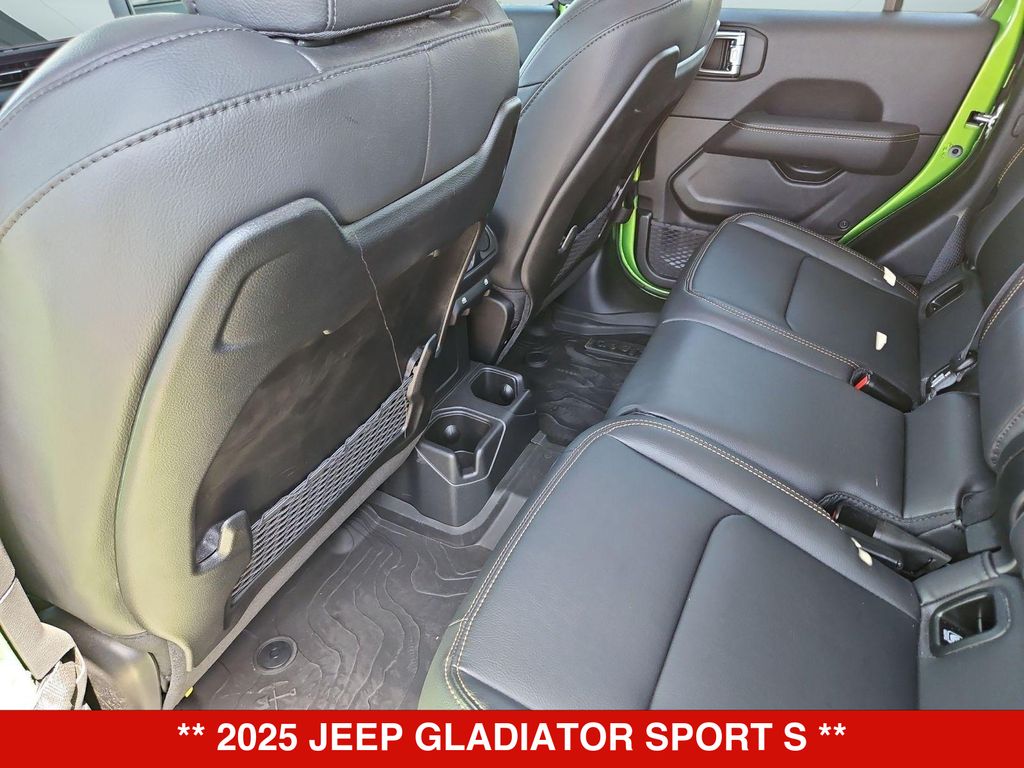 Thumbnail: 2025 Jeep Gladiator - 23