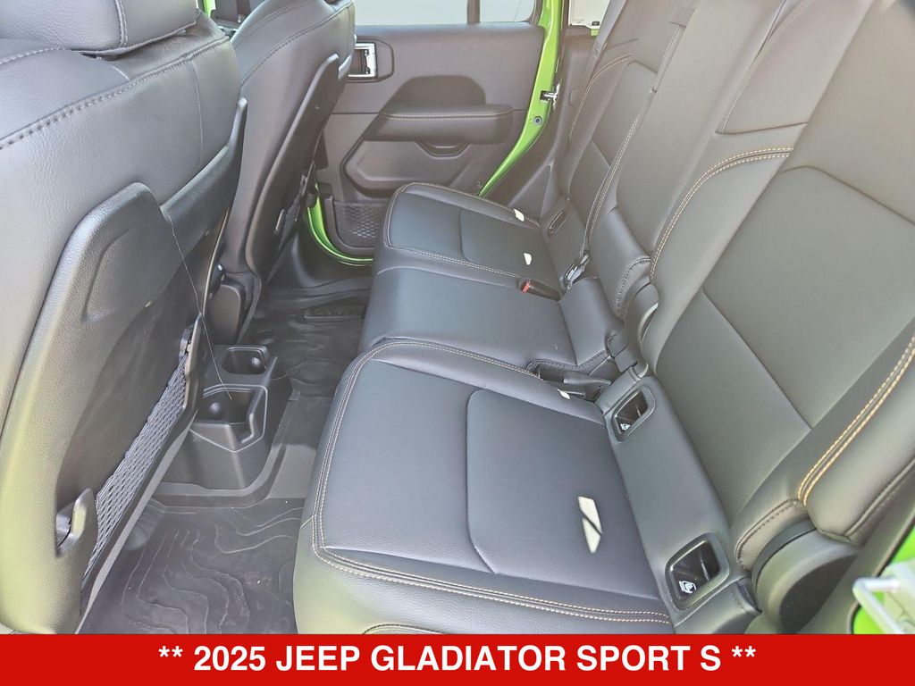 Thumbnail: 2025 Jeep Gladiator - 11