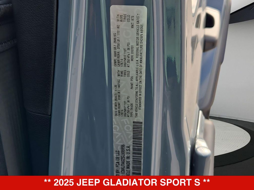 Thumbnail: 2025 Jeep Gladiator - 20