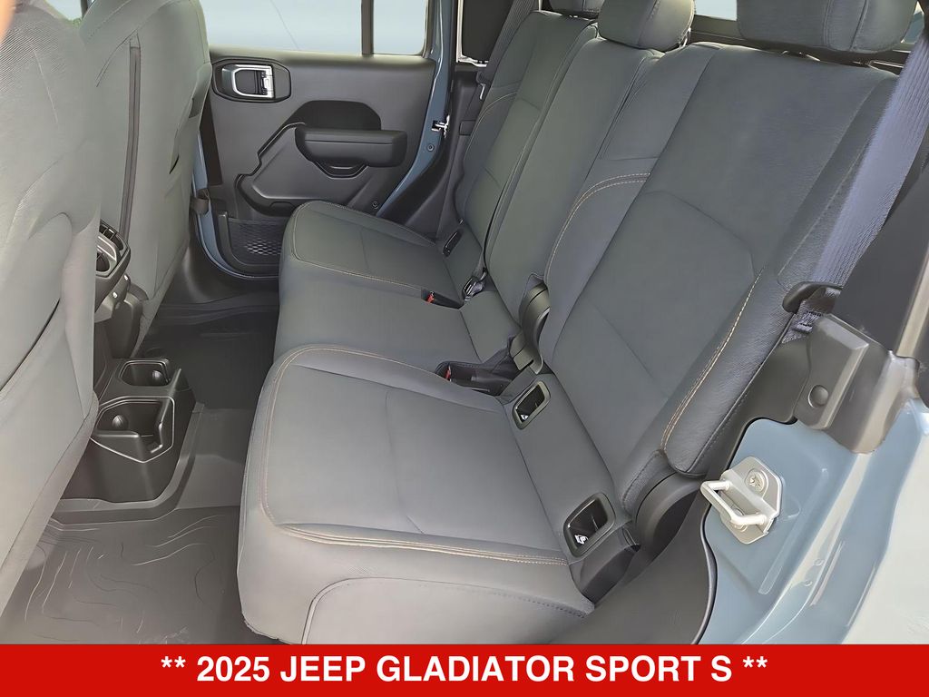 Thumbnail: 2025 Jeep Gladiator - 13