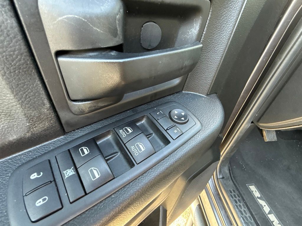 Thumbnail: 2020 RAM 1500 - 17