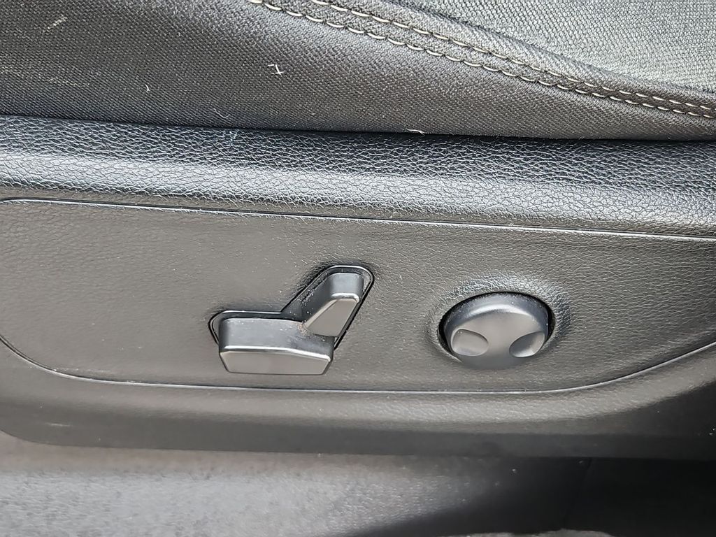 Thumbnail: 2022 RAM 1500 - 25