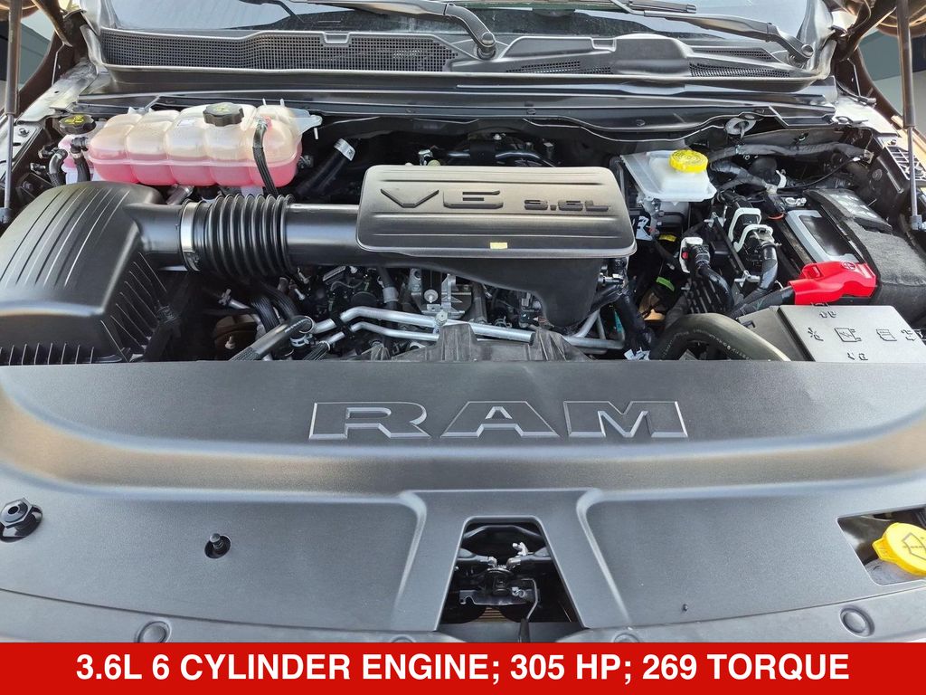 Thumbnail: 2025 RAM 1500 - 9