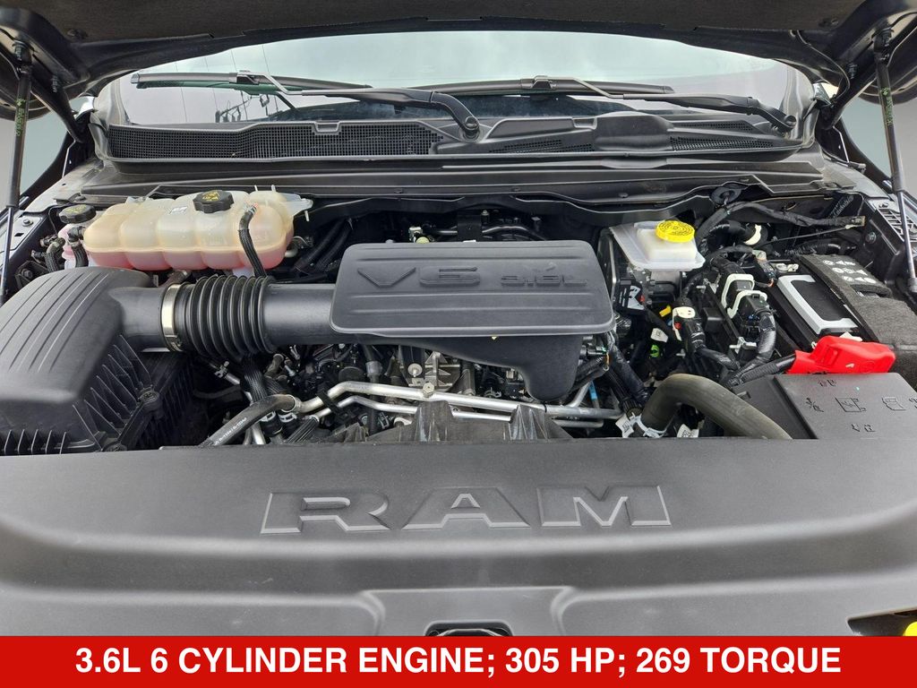 Thumbnail: 2025 RAM 1500 - 9