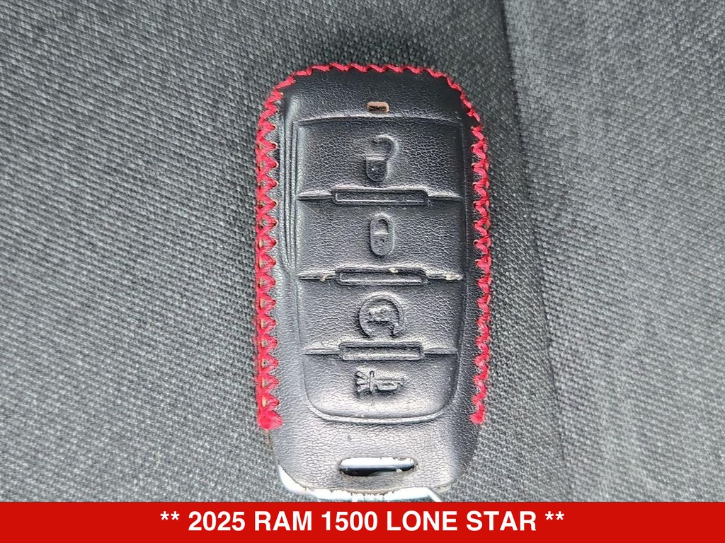 Thumbnail: 2025 RAM 1500 - 18