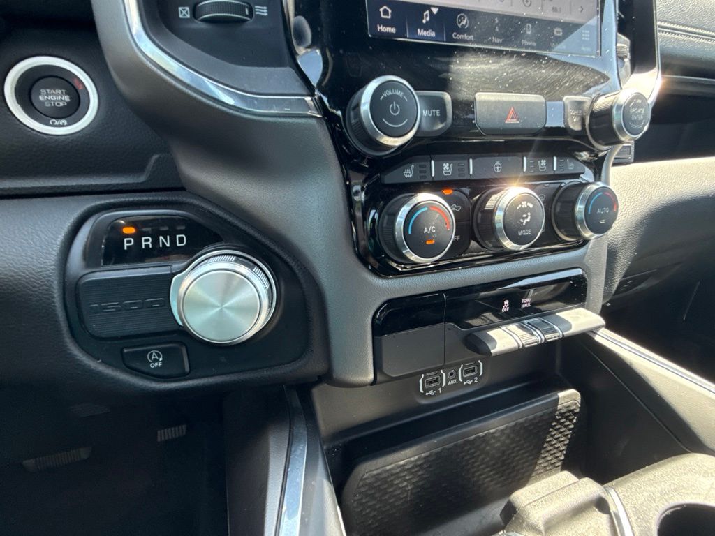 Thumbnail: 2024 RAM 1500 - 18