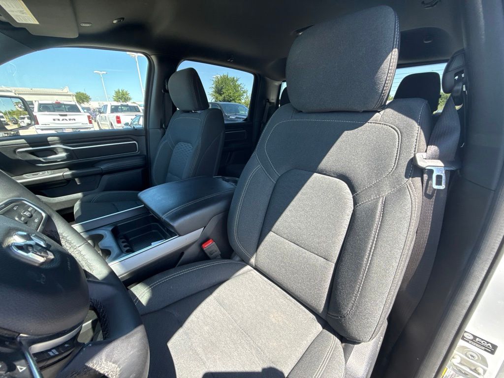 Thumbnail: 2025 RAM 1500 - 9