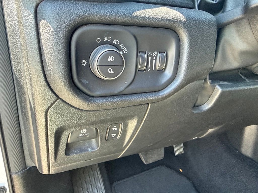 Thumbnail: 2025 RAM 1500 - 21