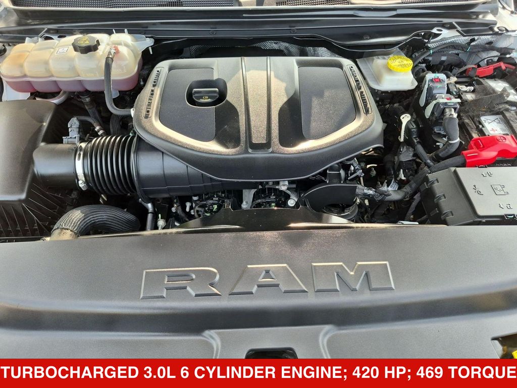 Thumbnail: 2025 RAM 1500 - 9