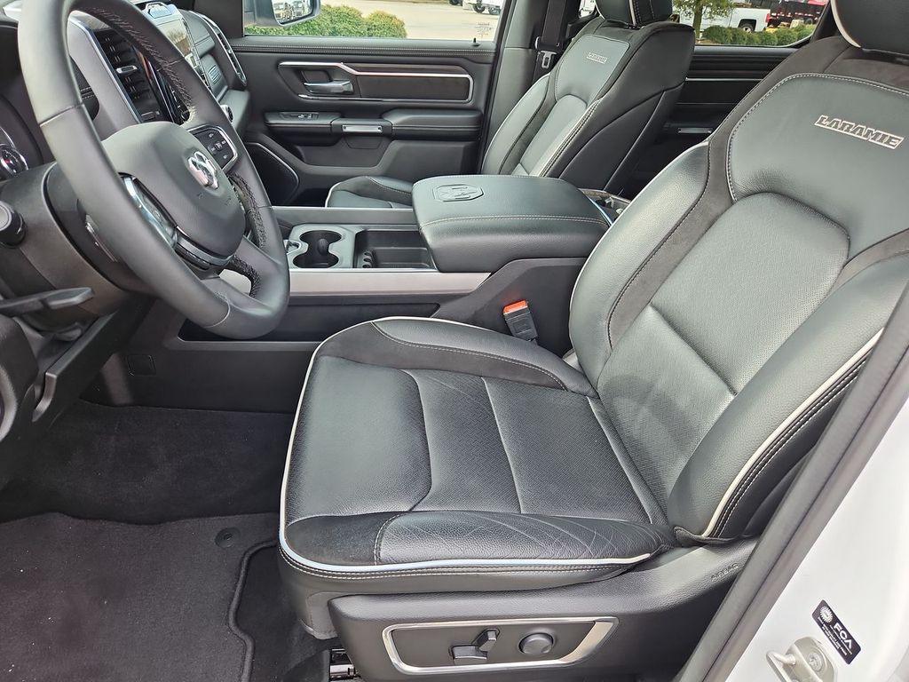 Thumbnail: 2025 RAM 1500 - 11