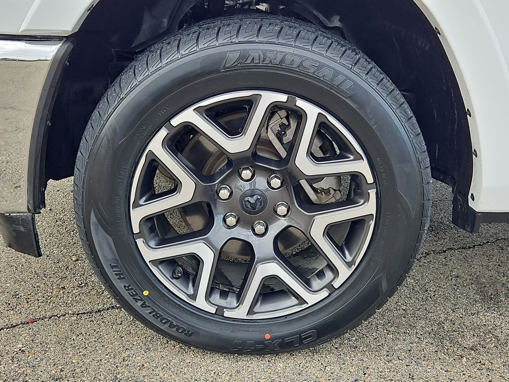 Thumbnail: 2025 RAM 1500 - 8