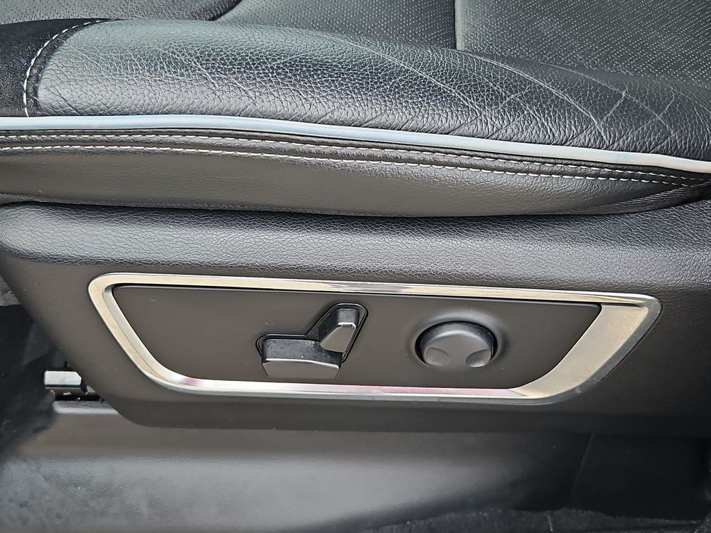 Thumbnail: 2025 RAM 1500 - 25