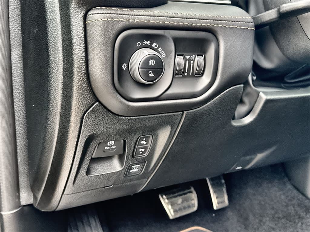 Thumbnail: 2026 RAM 1500 - 32