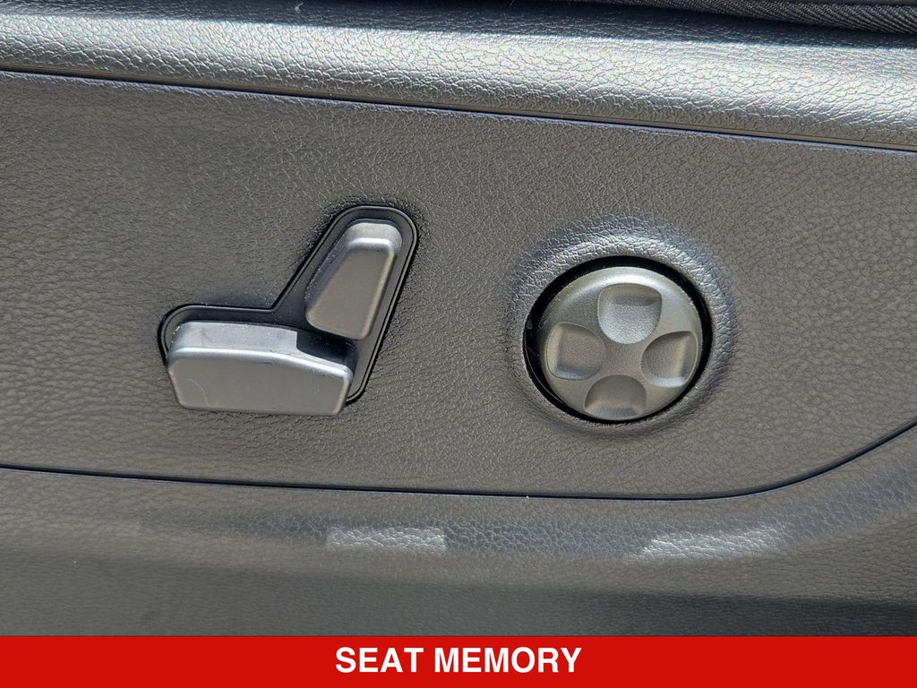 Thumbnail: 2026 RAM 1500 - 25