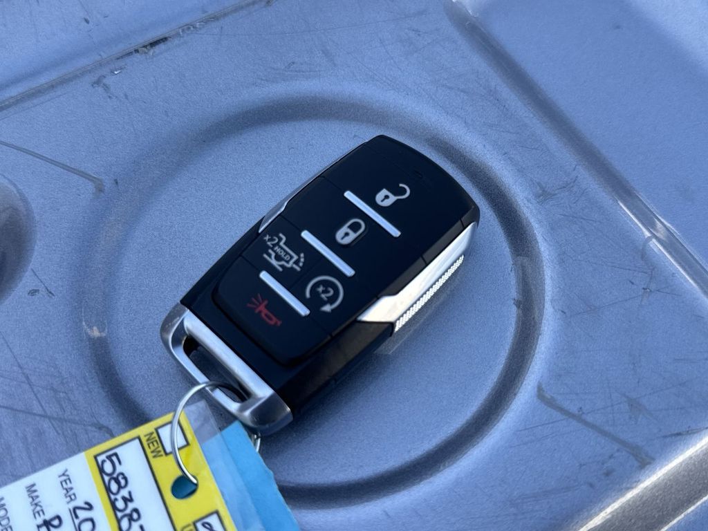 Thumbnail: 2025 RAM 1500 - 17