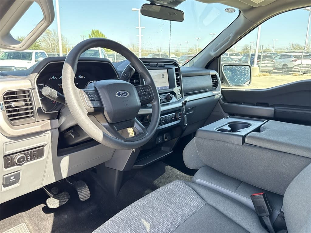 2023 Ford F-150 XLT 2