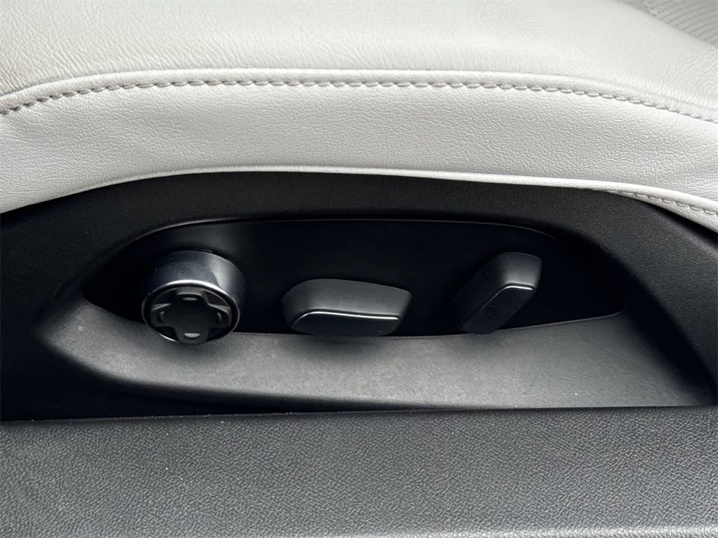 Thumbnail: 2023 Chevrolet Corvette - 28