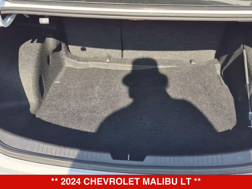 Thumbnail: 2024 Chevrolet Malibu - 17