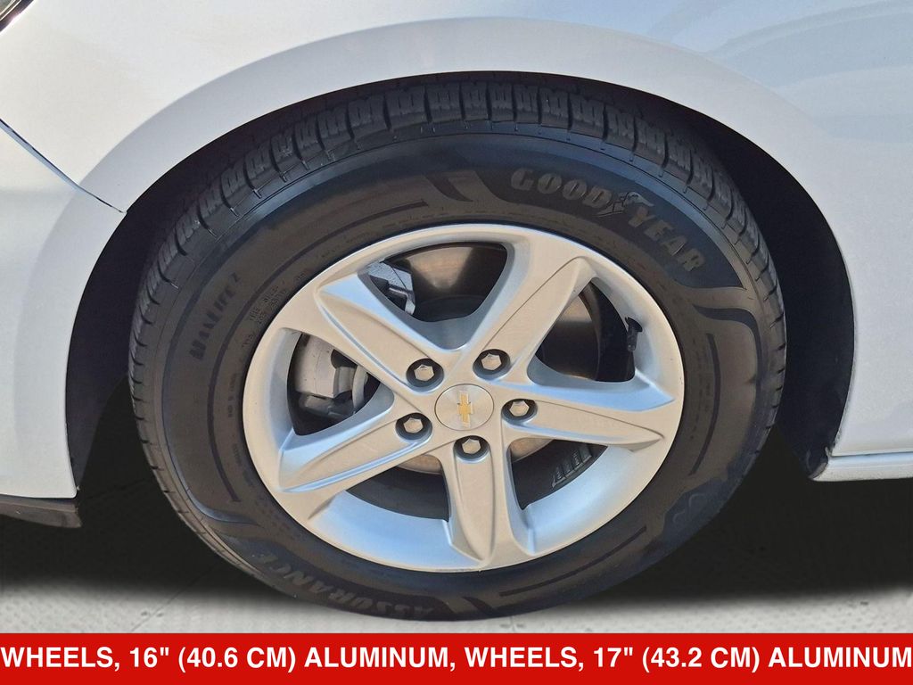 Thumbnail: 2024 Chevrolet Malibu - 7