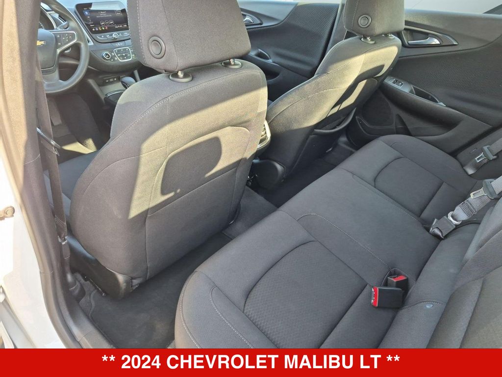 Thumbnail: 2024 Chevrolet Malibu - 12