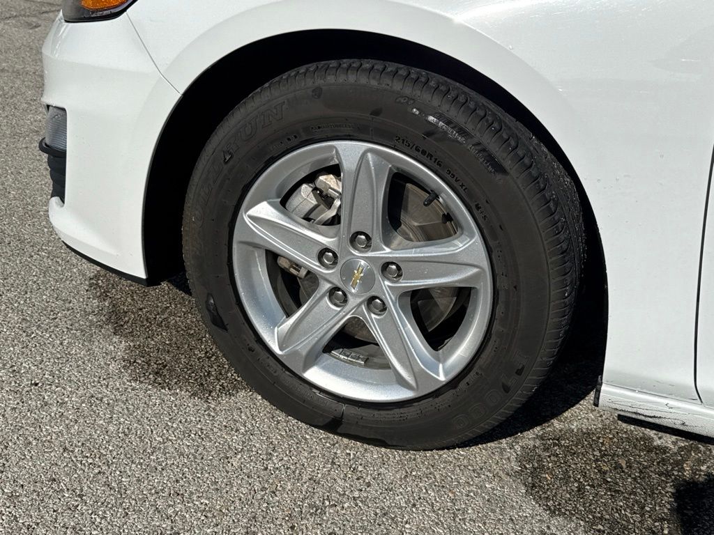 Thumbnail: 2024 Chevrolet Malibu - 8