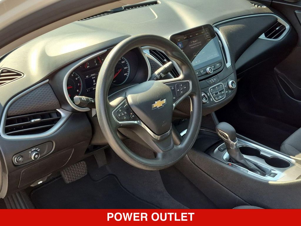 Thumbnail: 2024 Chevrolet Malibu - 2