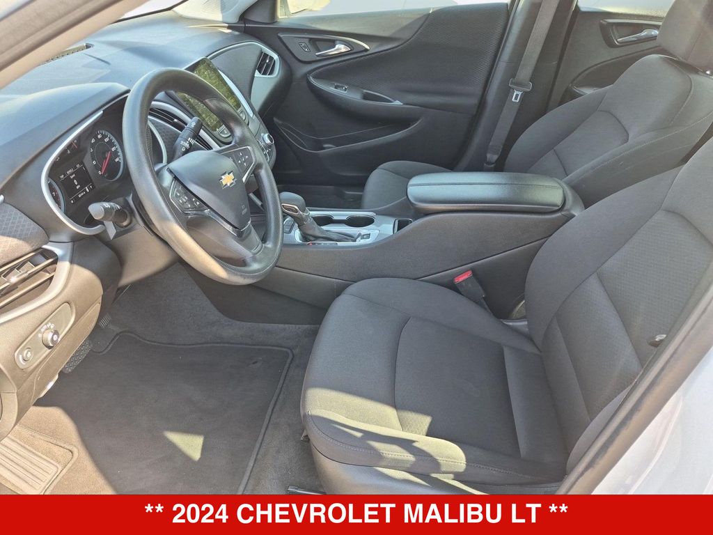 Thumbnail: 2024 Chevrolet Malibu - 11