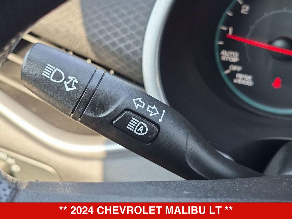 Thumbnail: 2024 Chevrolet Malibu - 16
